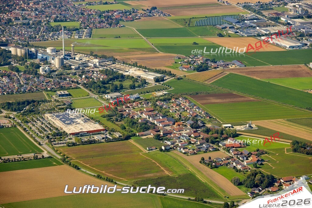 Das Luftbild zeigt : Pankofen Plattling - Die Luftaufnahme wurde 2023 vom UL-Flugzeug aus erstellt ( keine Drohne ) - Hochauflösende Luftaufnahme - Für grossformatige Ausdrucke geeignet. Die Geschenkidee !Mit Lizenz und Bildrechte bestellbar