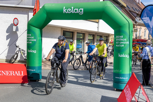 Ossiachersee autofrei - Start am Hauptplatz Feldkirchen | Bildershop von pixelworld.at - Realisiert mit Pictrs.com