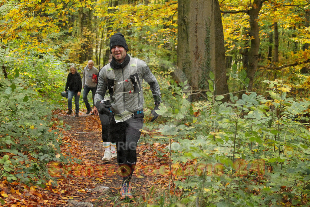 251026_1300_EV4_6343 | Sportfotografie im Rhein-Sieg Kreis, Köln, Bonn, NRW, Rheinland Pfalz, Hessen, etc. Unser Tätigkeitsfeld umfasst den Laufsport vom Volkslauf über den Marathon, Duathlon, Triathon bis zum Ultralauf wie Kölnpfad Ultra oder Schindertrail.