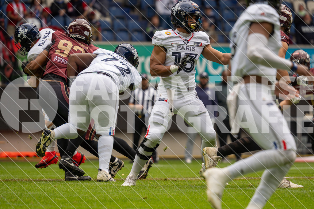 GER Rhein Fire vs. Paris Musketeers, Football, European League of Football, Spieltag 4, Saison 2025, 08.06.2025 | GER Rhein Fire vs. Paris Musketeers, Football, European League of Football, Spieltag 4, Saison 2025, 08.06.2025Foto: Fabian Friese - Realisiert mit Pictrs.com