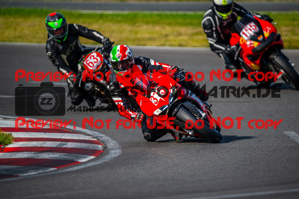 MaZZes_FotoMatrix_240724_6007705_2-656 | ROT