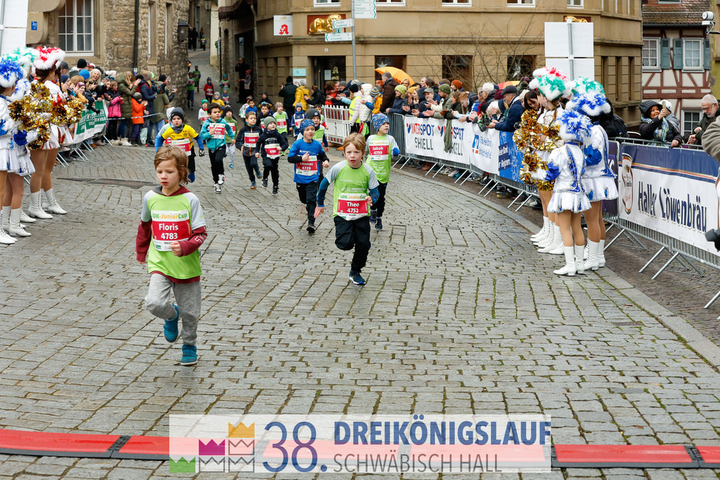 400m AOK Junior Cup | 3 Koenigslauf 2024 400m AOK Junior Cup - Realisiert mit Pictrs.com