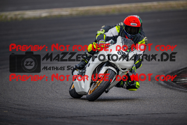 MaZZes_FotoMatrix_230719_2171 | GRUEN