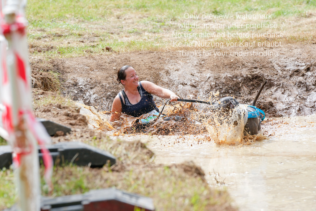 Schlamm_mit_Hund (214 von 460) | stephaniefillaphotographie - Realisiert mit Pictrs.com