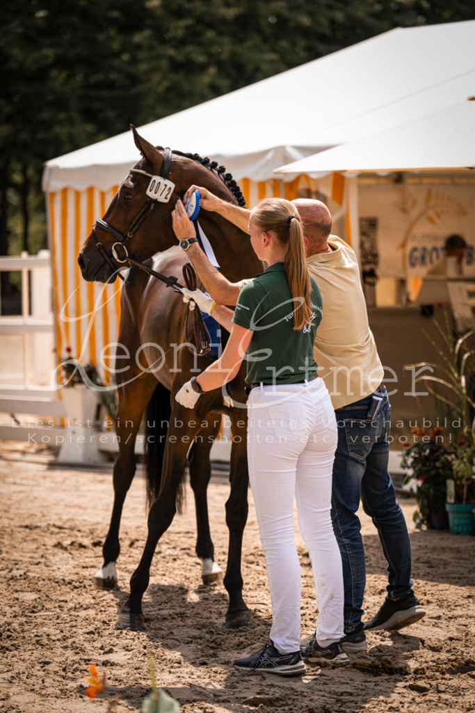 1.Fr00147 | Leoni Ertmer Photography - Realisiert mit Pictrs.com