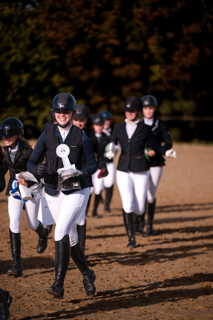 2026_10_03_Siefer-Hof_162053_Z81_97263792 | Professionelle Reitsport-, Turnier- und Eventfotografie von Robert Broda. Galerien mit ausgewählten und bearbeiteten Bildern direkt online ansehen und bestellen.