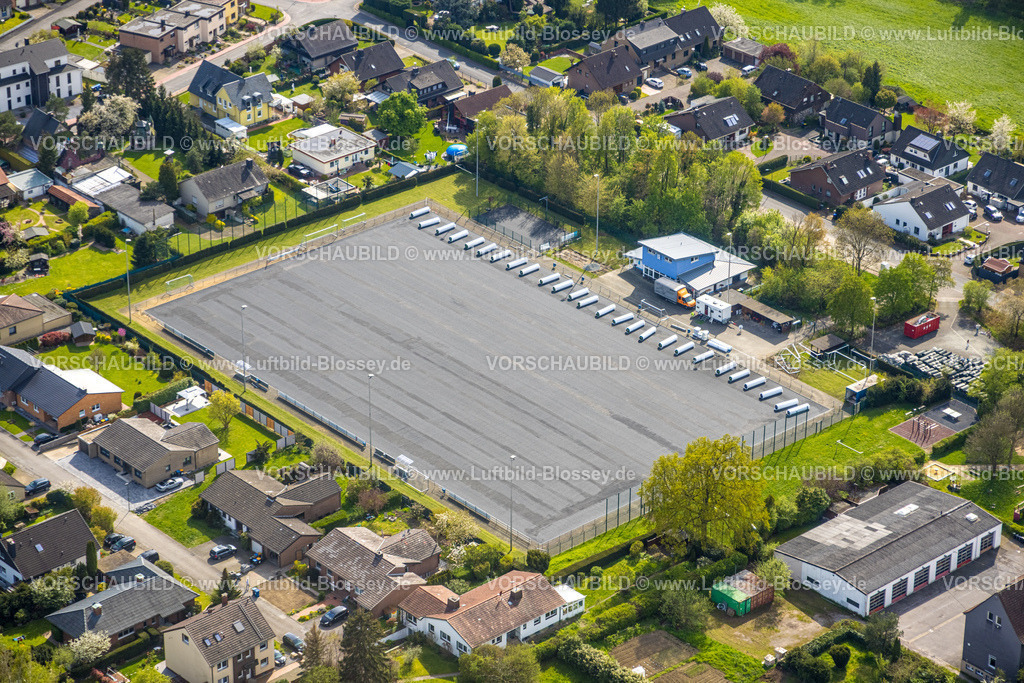 Boenen230404910 | Luftbild, Sportplatz Nordbögge an der Feuerwache, Baustelle mit Neubau für Kunstrasen, Bönen, Ruhrgebiet, Nordrhein-Westfalen, Deutschland