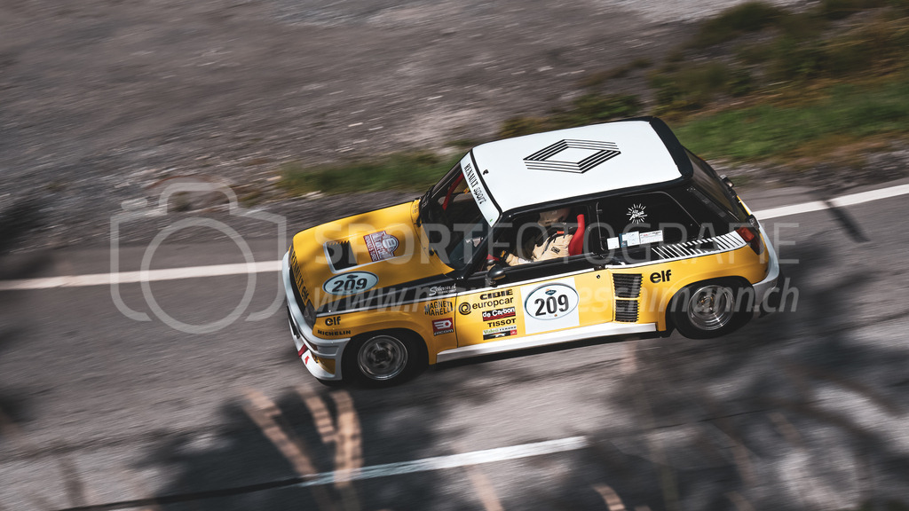 19. Arosa ClassicCar 2023 - 2. September 2023 | 19. Arosa ClassicCar 2023
Arosa, Schweiz
Weber Martin aus Egg mit der Startnummer 209 in einem Renault 5 Turbo1, Jahrgang 1981, in der Klasse Classic Trophy.
@arosaclassiccar, @arosa.official, #arosaclassiccar, #arosa, #76curves, #classiccar
Bild: Sportfotografie Markus Aeschimann | www.markus-aeschimann.ch - Realisiert mit Pictrs.com
