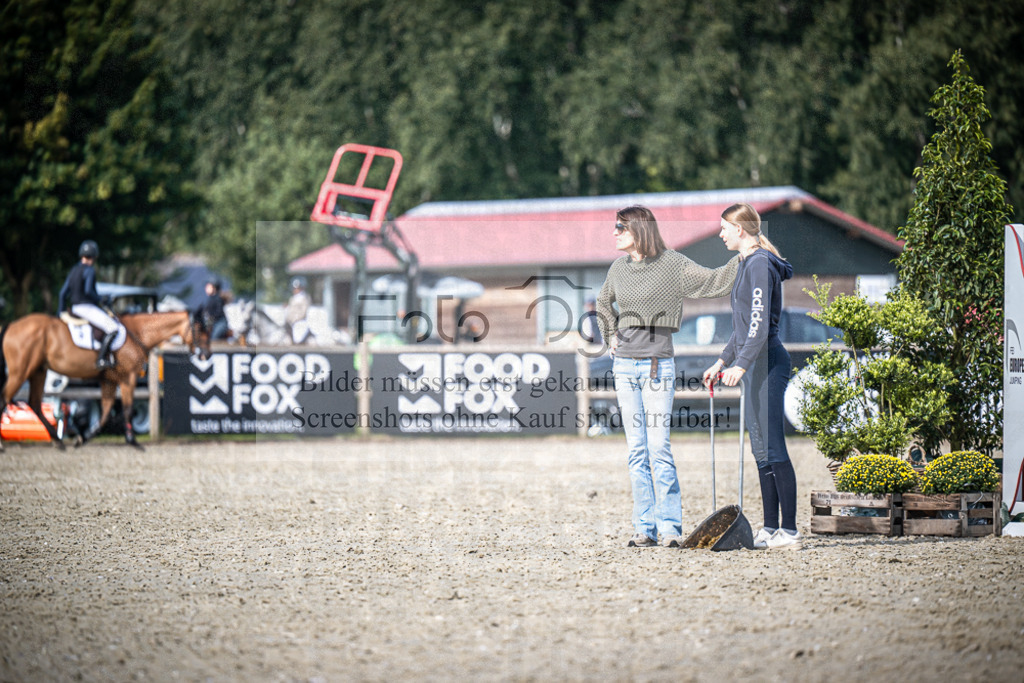 DOS_7839 | Entdecke hochwertige Reitturnierfotos von Foto Oger. Professionell, emotional und authentisch – jetzt Lieblingsmomente im Shop bestellen.Deutschlandweite Turnierfotografie. - Realisiert mit Pictrs.com