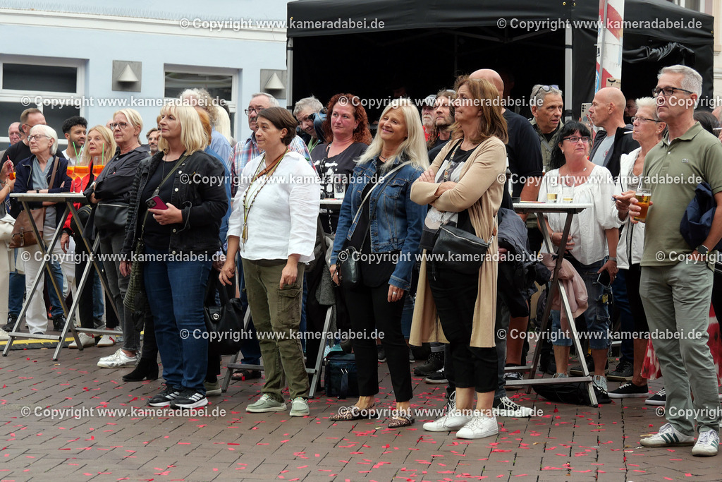 29.08.2025 Johnnys Leidenschaft bei den DIN Tagen 2025 | 29.08.2025 Johnnys Leidenschaft gibt auf der Altmarktbühne in Dinslaken bei den DIN Tagen 2025 ein Konzert. - Realisiert mit Pictrs.com