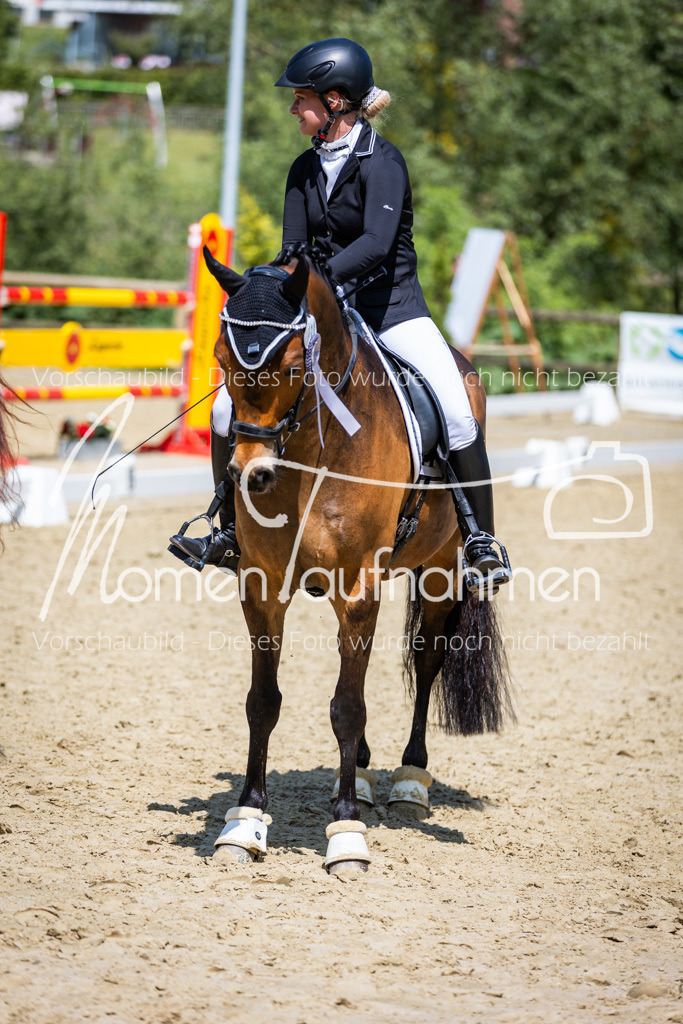 Donop24-L-Dre-124 | MomenTaufnahmen Pferdesportfotos