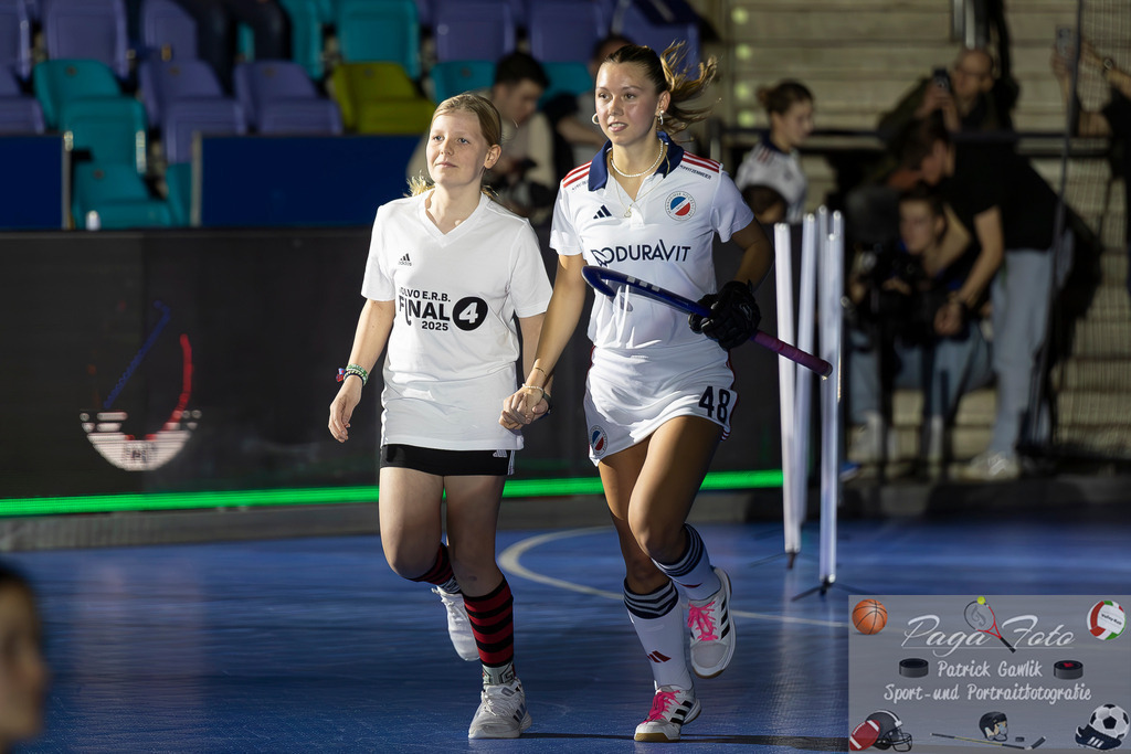 Volvo E.R.B. Final 4 Halbfinale Frauen: Mannheimer HC - Düsseldorfer HC, 25.01.2025 | Charlotte Hendrix (Mannheimer HC #48), Mannheimer HC - Düsseldorfer HC, Frankfurt, Süwag Arena, 25.1.2025 - Realisiert mit Pictrs.com