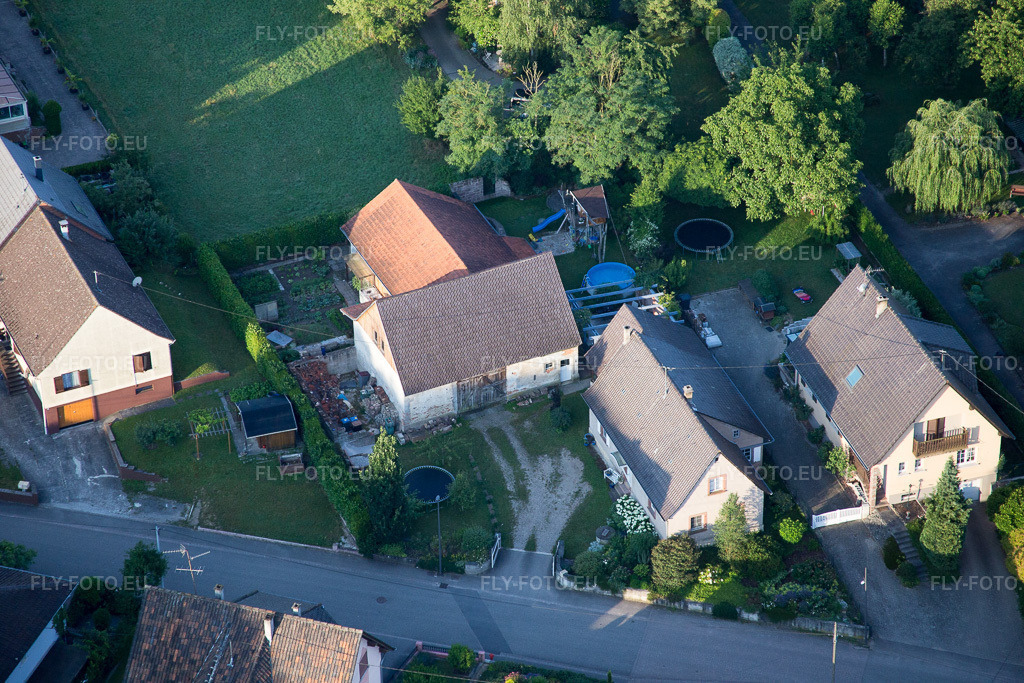 Vue aérienne: Vue de la ville à Scheibenhard dans le département Bas Rhin, France. Photo: IMG_082888.jpg prise le 26/06/2015 par Werner Riehm/FLY-FOTO.euRésolution de l'original: 5472 x 3648 px