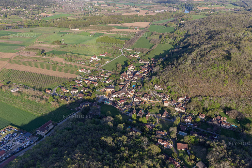 Vue aérienne: Vue de la ville à Allas-les-Mines dans le département Dordogne, France.Photo: IMG_113525.jpg prise le 16/04/2019 par Werner Riehm/FLY-FOTO.euRésolution de l'original: 5472 x 3648 px