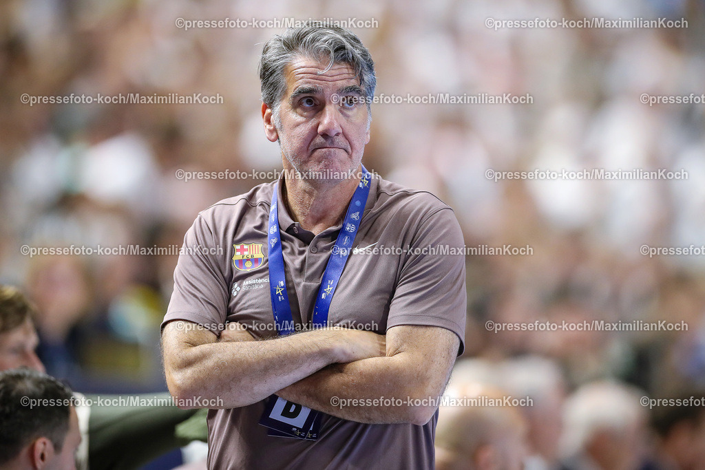 KoeEHF08062402070 | 08.06.2024, Köln, Handball, TruckScout24 EHF FINAL4, Machineseeker Champions League Men, Lanxess-Arena, Halbfinale, THW Kiel - FC Barcelona: Trainer Antonio Carlos Ortega (FC Barcelona)