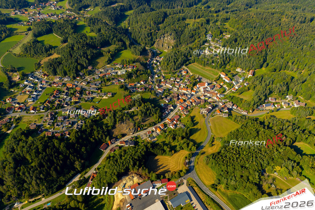 Das Luftbild zeigt :  Obertrubach - Die Luftaufnahme wurde 2024 vom UL-Flugzeug aus erstellt ( keine Drohne ) - Hochauflösende Luftaufnahme - Für grossformatige Ausdrucke geeignet. Die Geschenkidee !Mit Lizenz und Bildrechte bestellbar