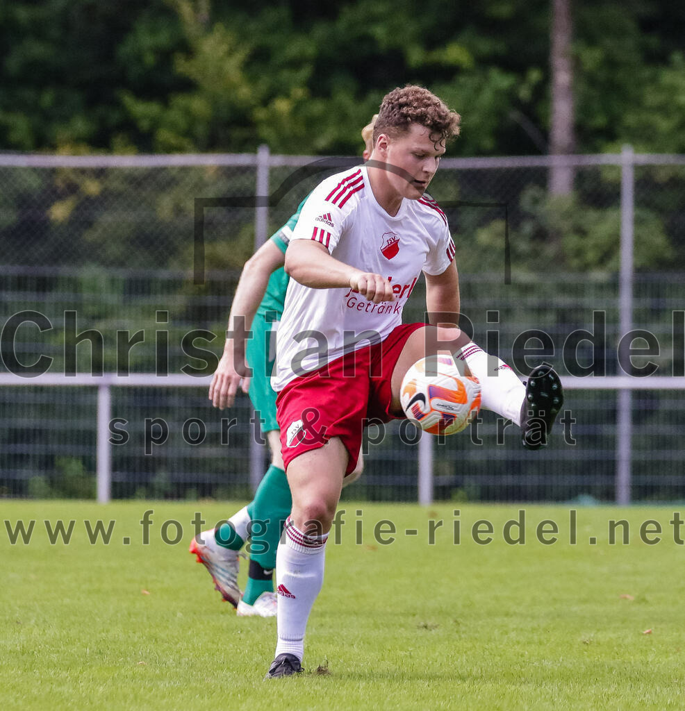2023-08-26_085_TSV_Ebersberg_gegen_TSV_Oberpframmern | Ebersberg, Deutschland, 26.08.2023:
Fußball, Kreisliga 2023 / 2024, 2. Spieltag, TSV 1877 Ebersberg gegen TSV Oberpframmern, Endergebnis: 5:1

Luis Oberneder (TSV Oberpframmern, #11)

Foto: Christian Riedel / fotografie-riedel.net