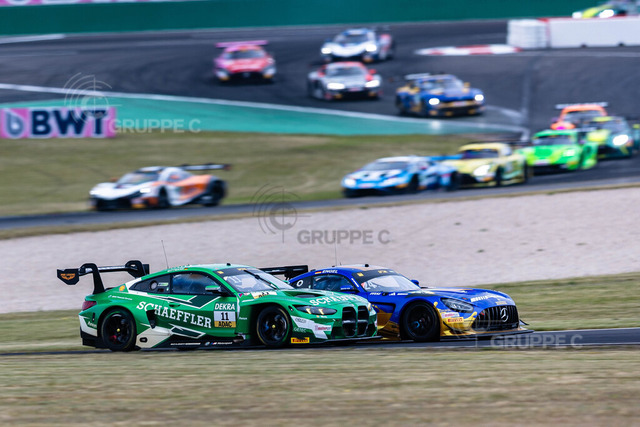 DTM225_052513365945677LS_LS | DTM, 3. + 4. Rennen Lausitzring 2025 - Foto: Gruppe C Photography; #11 BMW M4 GT3 Evo, Schubert Motorsport: Marco Wittmann; #24 Mercedes-AMG GT3, Mercedes-AMG Team Winward: Maro Engel - Realisiert mit Pictrs.com