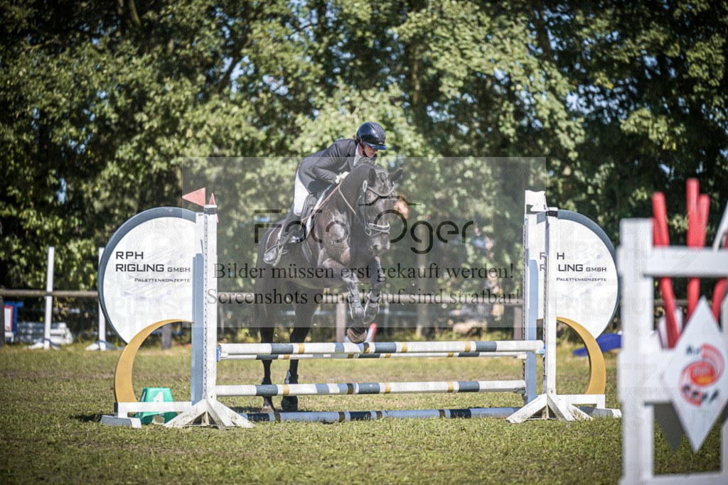 DOS_0130 | Entdecke hochwertige Reitturnierfotos von Foto Oger. Professionell, emotional und authentisch – jetzt Lieblingsmomente im Shop bestellen.Deutschlandweite Turnierfotografie. - Realisiert mit Pictrs.com