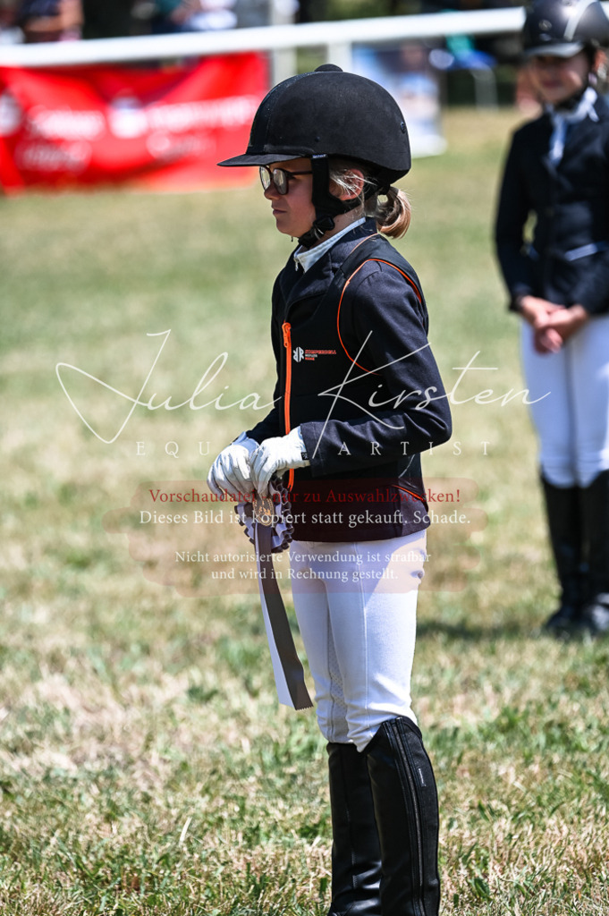 DSC_9923 | Pferde- und Turnierfotografie in Westsachsen. Pferdeportraits, Auftragszeichnungen und intuitive Kunst.