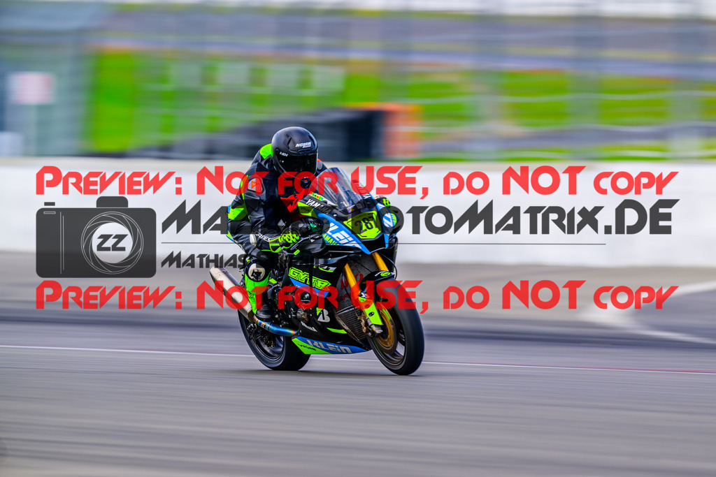 MaZZes_FotoMatrix_240717_6007705_2-233 | WEISS