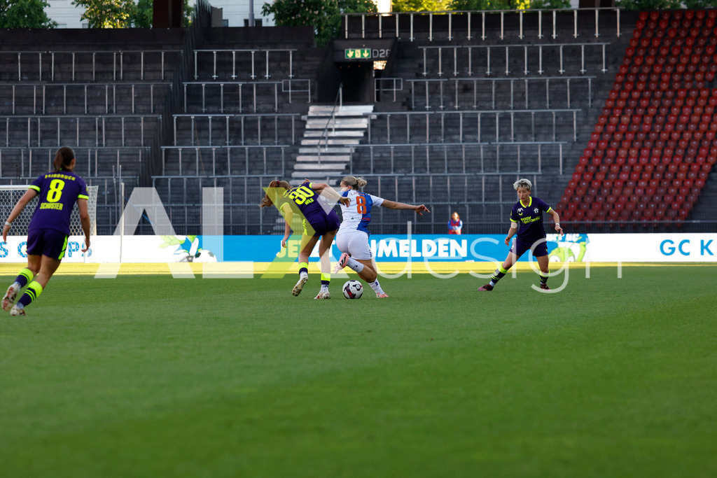 GC Zürich vs FC Zürich - AXA Women’s Super League Playoffs - Stadion Letzigrund | ELLA LJUŠTINA of Grasshopper Club Zürich and MARLENE WILD of FC Zürich duel during the AXA Women’s Super League Playoffs quarter-final second leg between GC Zürich and FC Zürich at Stadion Letzigrund, Zurich, Switzerland. - Realisiert mit Pictrs.com