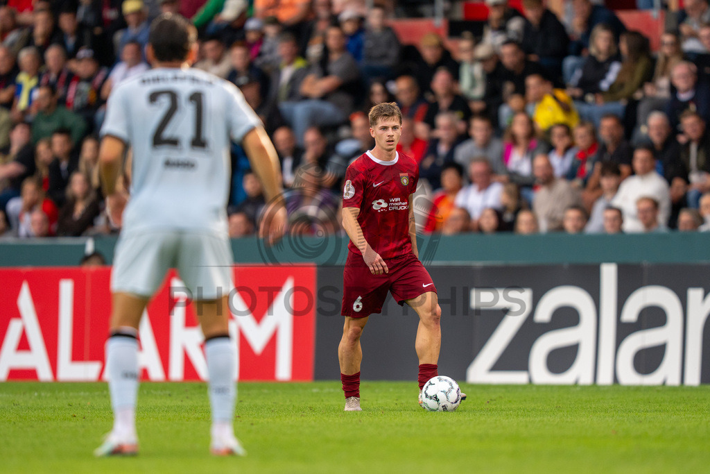 SG Sonnenhof Großaspach vs. Arminia Bielefeld, Fussball, DFB-Pokal, 1. Runde, 22.08.2026 | Christian Mistl (SG Sonnenhof Großaspach, #06),SG Sonnenhof Großaspach vs. Arminia Bielefeld, Fussball, DFB-Pokal, 1. Runde, 22.08.2026,DFB regulations prohibit any use of photographs as image sequences and/or quasi-video