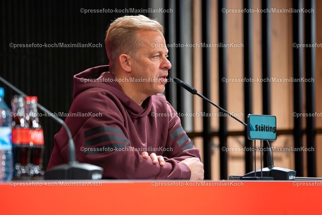 xKKUx16012601081 | 16.01.2026, xkkux, Fußball, Fortuna Düsseldorf - Arminia Bielefeld, 2. Fußball Bundesliga, Merkur Spiel-Arena, Saison 2025 2026: Cheftrainer Markus Anfang (Fortuna Düsseldorf #hc) bei der Pressekonferenz nach dem Spiel DFB regulations prohibit any use of photographs as image sequences and or quasi-video.