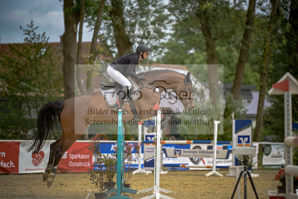 20240505-DOS_9429 | Entdecke hochwertige Reitturnierfotos von Foto Oger. Professionell, emotional und authentisch – jetzt Lieblingsmomente im Shop bestellen.Deutschlandweite Turnierfotografie. - Realisiert mit Pictrs.com
