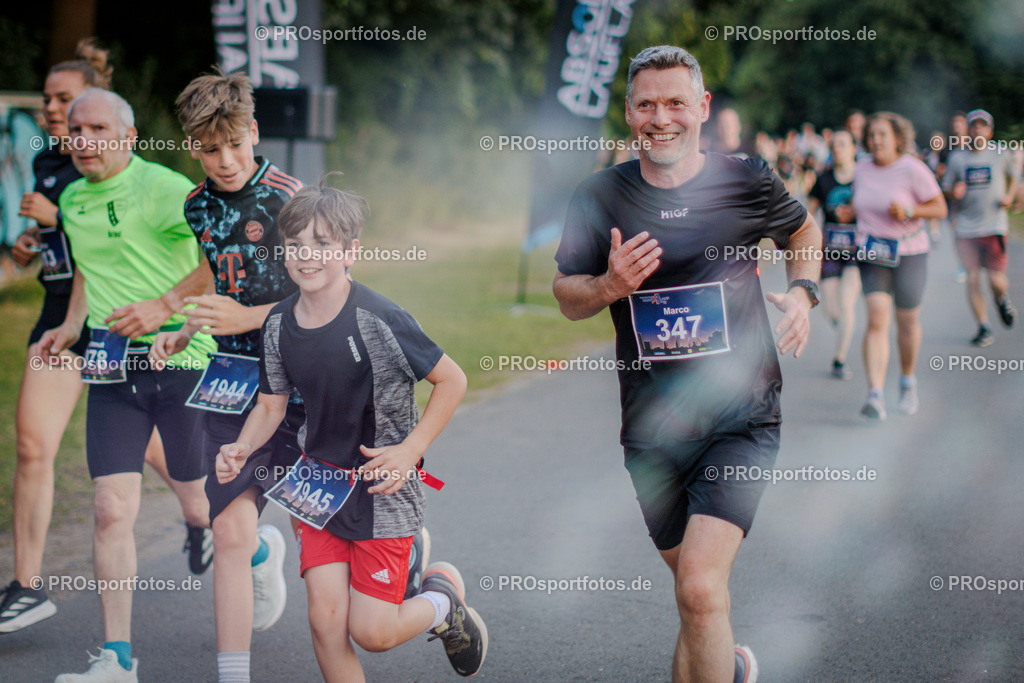 Sparda-Bank Nachtlauf Bonn; Bonn, 18.06.2025 | Impressionen vom Sparda-Bank Nachtlauf Bonn am 18.06.2025 in Bonn (Nordrhein-Westfalen). 