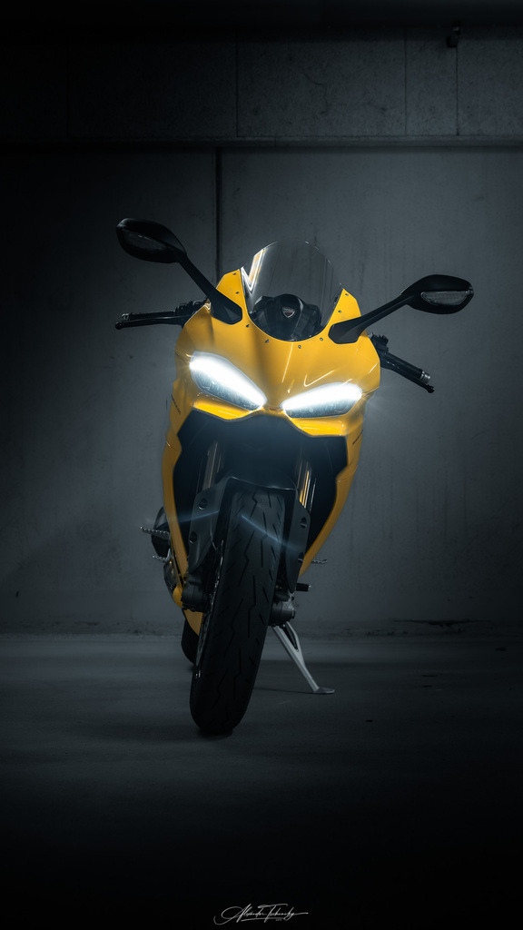 Ducati Panigake V2S | Entdecken Sie die faszinierende Welt von Alexander Tschuncky Arts: Kreative Fotografie, atemberaubende Automobilkunst und hochwertiger Bilderdruck. Lassen Sie sich inspirieren! - Realisiert mit Pictrs.com