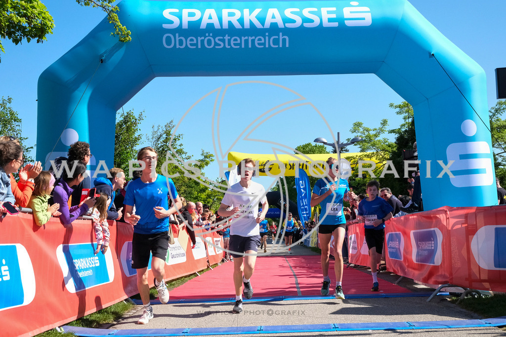 ..... | LINZ,AUSTRIA,27.April 24, Int. 3 Brückenlauf Linz  , Image shows: Photo: WAPICS / Michael ring