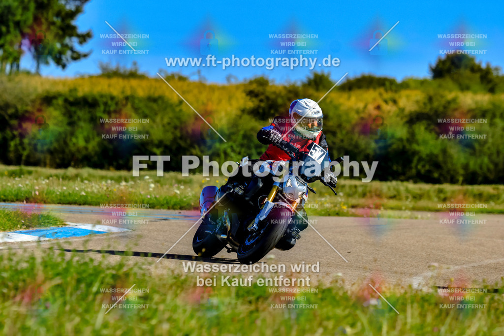 057-1840 | Hier findet Ihr Bilder von Touristenfahrten auf der Nürburgring Nordschleife oder von anderen Veranstaltungen die ich besucht habe. Viel Spass beim Durch Schauen 