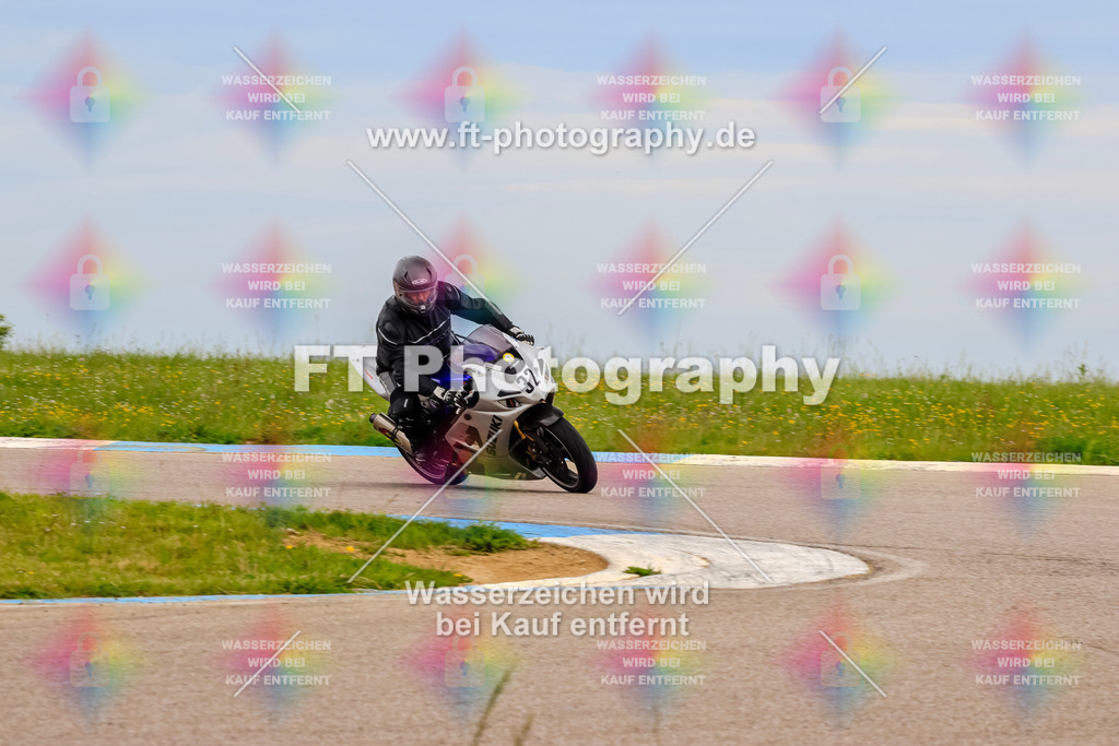 MotoTeam-2609 | Hier findet Ihr Bilder von Touristenfahrten auf der Nürburgring Nordschleife oder von anderen Veranstaltungen die ich besucht habe. Viel Spass beim Durch Schauen 