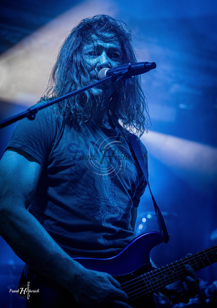 Justice Daudenwinden | Frank Herberich Fotografie, Frank Herberich, Fotografie, Hochzeit, Portrait, St. Peter Ording, Ording, Westerhever, Nordsee, Frank Fotografie, Hardheim,  Odenwald,Walldürn, Band,Eventfotografie - Realisiert mit Pictrs.com