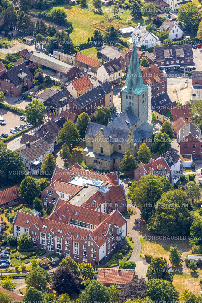 Hamm220809916Rhynern | Luftbild, Kath. Kirche St. Regina, Smmp Caritas Hamm, Rhynern, Hamm, Ruhrgebiet, Nordrhein-Westfalen, Deutschland