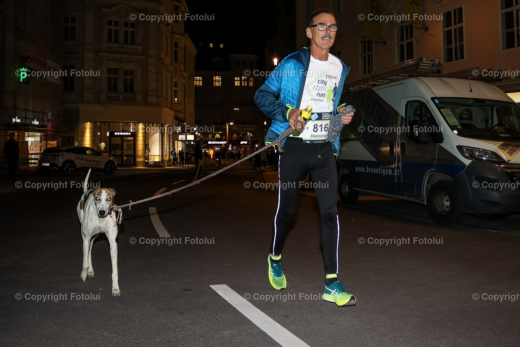 A-BINDER_20220922_0029 | LINZ,  AUSTRIA,22.Sept. 2022 - Night Run, Image shows Night Run.
Photo: Sportmediapics.com/ Manfred Binder