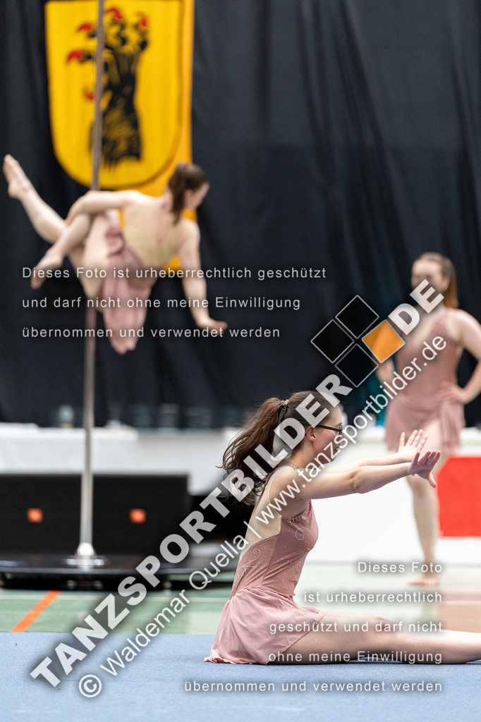 20240323-00276 | Hier finden Sie Tanz Bilder vom Latein und Standard Formationen tanzen. Sportbilder vom Tanzsport. Schöne Fotos und von Weltmeisterschaft, Europameisterschaft, Bundesliga, Regionalliga, Oberliga und Landesliga sowie von GOC Stuttgart, DanceComp, WM Bremen