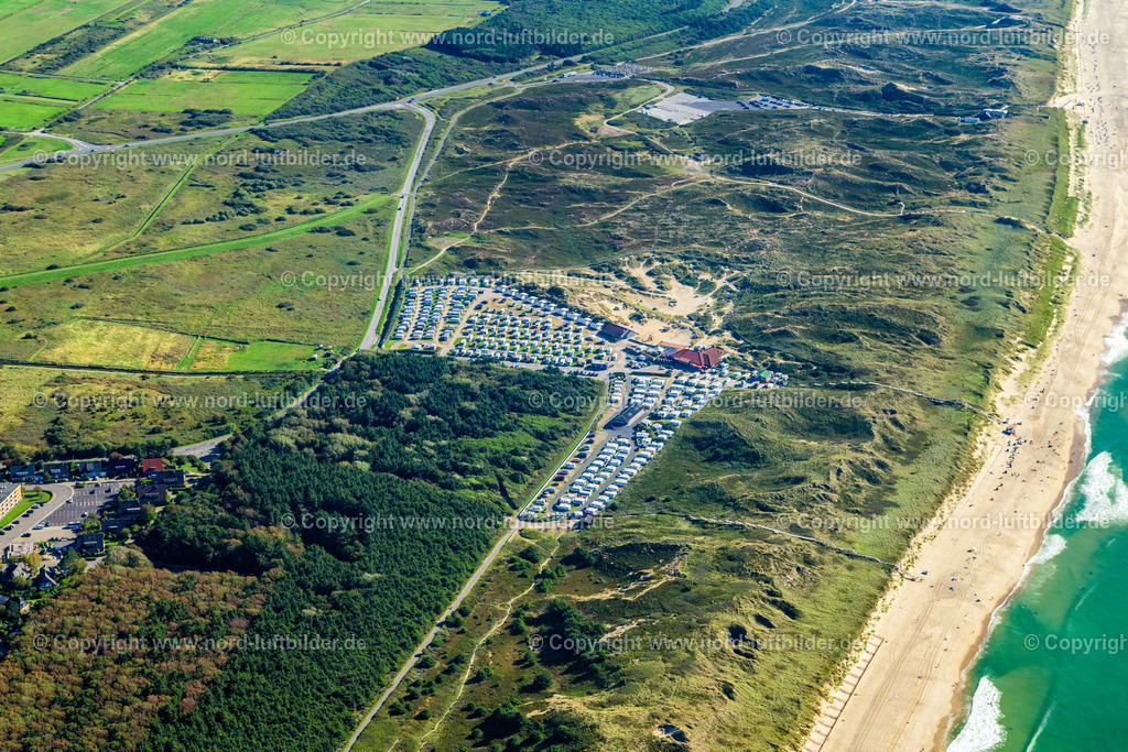 Sylt_Westerland_Campingplatz_ELS_8355060923 | SYLT 06.09.2023 Campingplatz mit Wohnwagen und Zelten im Küstenbereich der Nordsee im Ortsteil Westerland in Sylt im Bundesland Schleswig-Holstein, Deutschland. Weiterführende Informationen bei: Campingplatz Westerland. // Campsite with caravans and tents in the coastal area of North Sea in the district Westerland in Sylt in the state Schleswig-Holstein, Germany. Further information at: Campingplatz Westerland. Foto: Martin Elsen