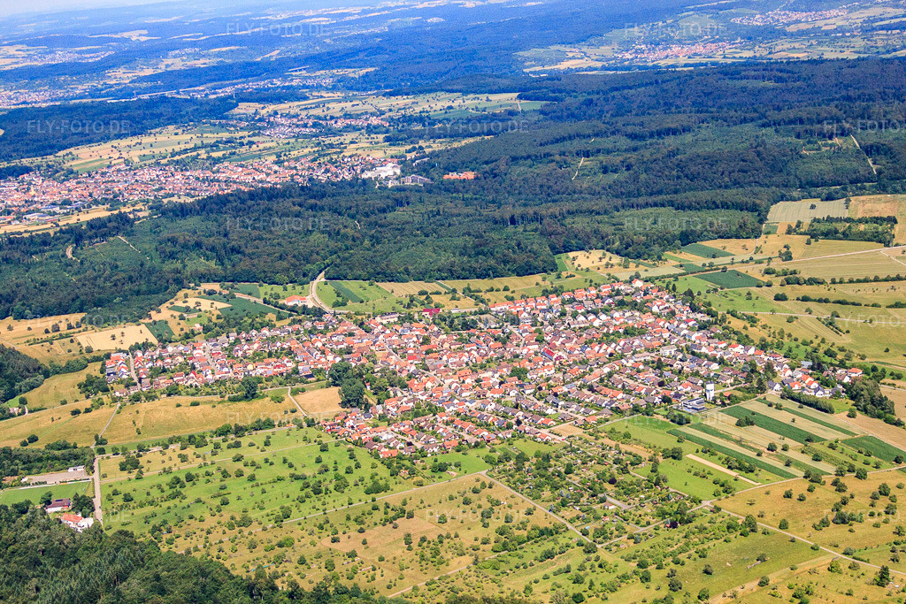 Luftbild: Ortsansicht von Westen im Ortsteil Spielberg in Karlsbad im Bundesland Baden-Württemberg in Deutschland. Foto: IMG_42077.jpg vom 27.06.2011 durch Werner Riehm/FLY-FOTO.deAuflösung des Originals: 4752 x 3168 px