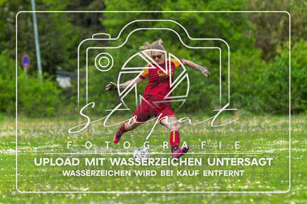 Kreisliga Damen HK - SVN Buchholz vs. SG Fulde | Julia Voges (#01 SVN Buchholz); Kreisliga Damen HK - SVN Buchholz vs. SG Fulde am 03.05.2026 in Sportplatz Buchholz, Buchholz (Aller) - Realisiert mit Pictrs.com