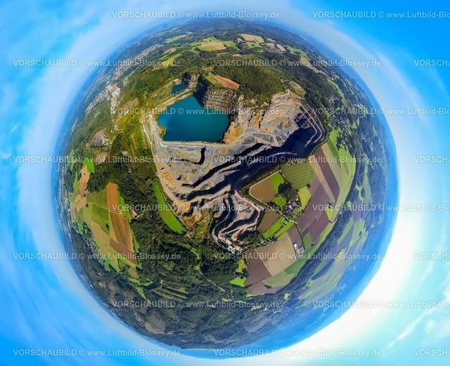 Balve230990257SteinbruchBlaueLagune | Luftbild, Steinbruch Asbeck und der Grubensee Blaue Lagune, Erdkugel, Fisheye Aufnahme, Fischaugen Aufnahme, 360 Grad Aufnahme, tiny world, Eisborn, Balve, Sauerland, Nordrhein-Westfalen, Deutschland