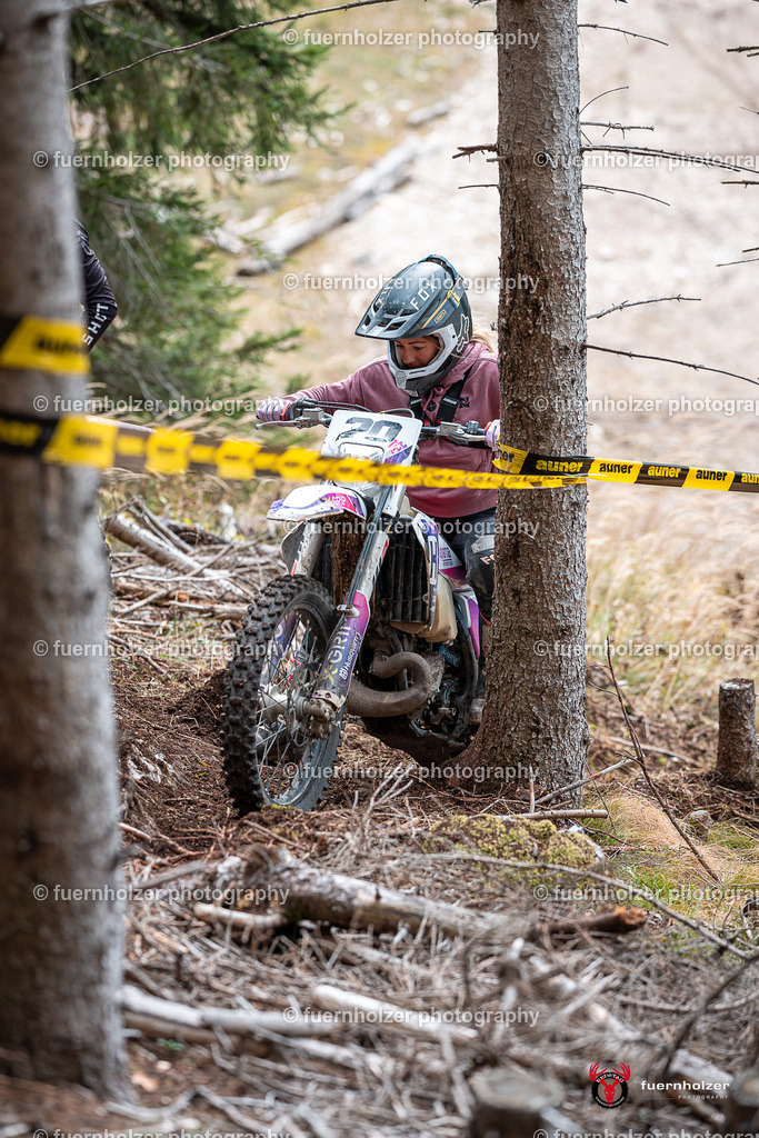 fuernholzer_251026-C2-183 | Fotografische Impressionen von der Red Stag Enduro Extreme by fuernholzer-photography.com. Endurosport in Österreich fotografisch festgehalten von fuernholzer. Auftragsfotografie für Private, Gewerbefotos und Industriefotografie. Eventfotografie, Sportfotografie und Motorsportfotografie. Anbieter von Fotoworkshops, Fototraining, fotografischen Vorträgen und Fotoseminaren.