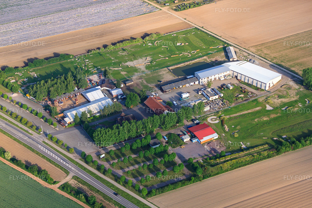 Luftbild: Fussballgolfpark Südpfalz auf dem Adamshof Kandel in Kandel im Bundesland Rheinland-Pfalz in Deutschland. Foto: IMG_64960.jpg vom 18.05.2014 durch Werner Riehm/FLY-FOTO.deWWW.FUSSBALLGOLFPARK-SUEDPFALZ.DE