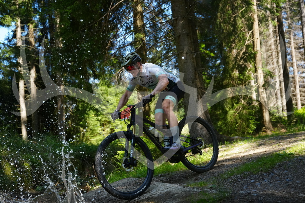 FC101654 | Fotogalerie der Treibjagd im Dunkelwald - Dein MTB Etappenrennen im Erzgebirge - Realisiert mit Pictrs.com