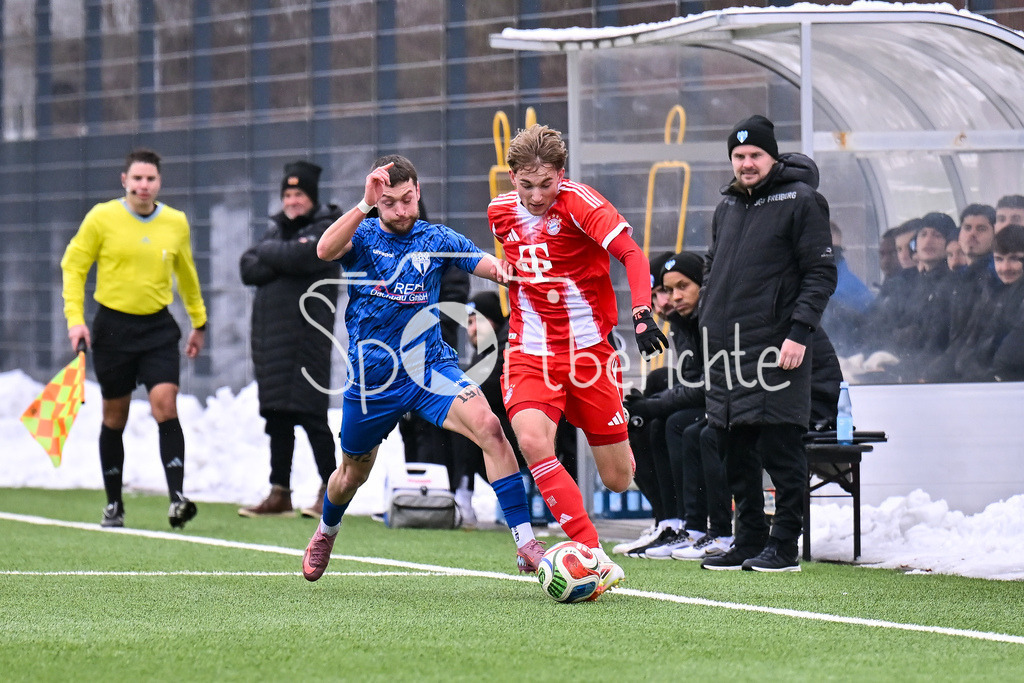 FC Bayern Amateure - SGV Freiberg Fussball | MUNICH, GERMANY - 29. JANUARY: im Duell XXX und Artur DEGRAF (FC Bayern München II 11) während dem Testspiel zwischen den Amateuren des FC Bayern und dem SGV Freiberg Fussball am FC Bayern Campus