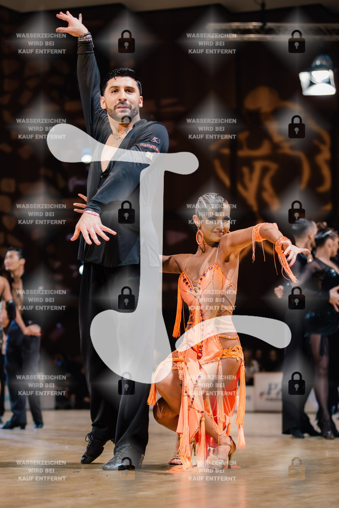Goldstadtpokal 2025 - WDSF World Open Latin 12th (45) Alessandro Tenore _ Alice Parisini (Georgia)-2025-01-25-7829 | Webshop for digital downloads and prints of dance sport, event & show photographer Julian Link - Realisiert mit Pictrs.com