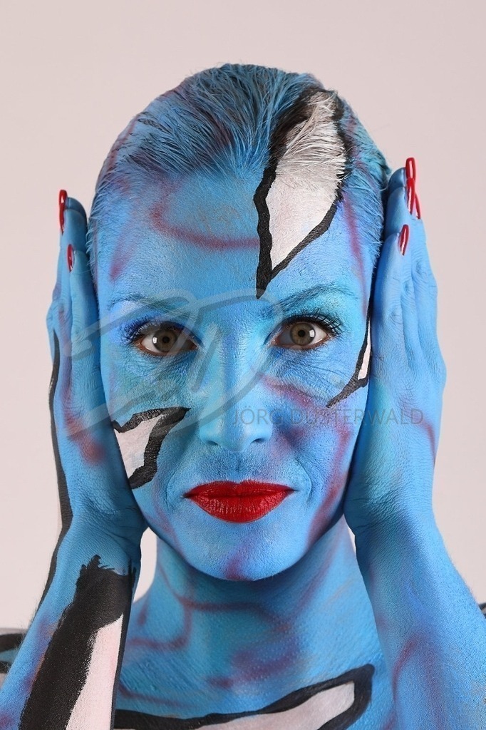 Bodypainting-LIGHTBLUE_0411 | #005 | Modell: Karo | Foto: Andreas Meier - Realisiert mit Pictrs.com
