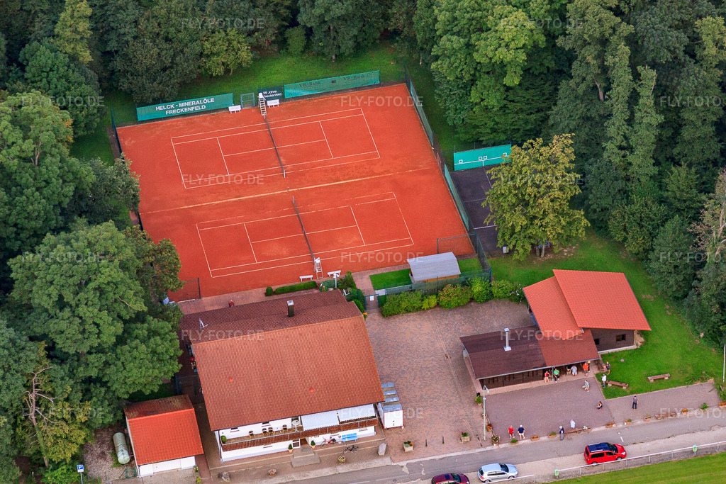 Luftbild: Tennisplätze des TSV 1908 Freckenfeld in Freckenfeld im Bundesland Rheinland-Pfalz in Deutschland. – Foto: IMG_44236.jpg vom 17.08.2011 durch Werner Riehm/FLY-FOTO.de – Auflösung des Originals: 4752 x 3168 px – TSV1908FRECKENFELD.JIMDO.COM