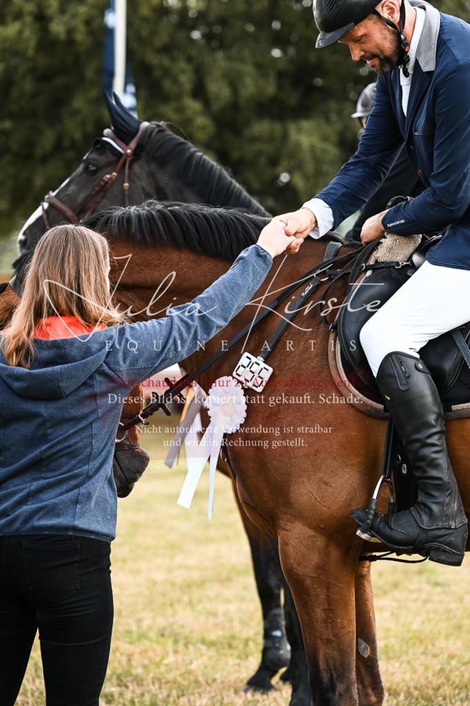 DSC_7654 | Pferde- und Turnierfotografie in Westsachsen. Pferdeportraits, Auftragszeichnungen und intuitive Kunst.